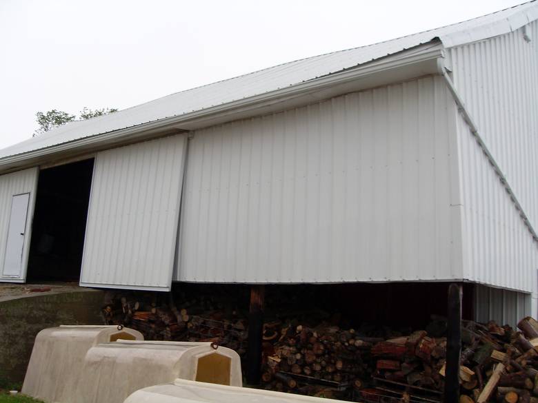 Double Pin Log Barn / Ohio Bank Barn